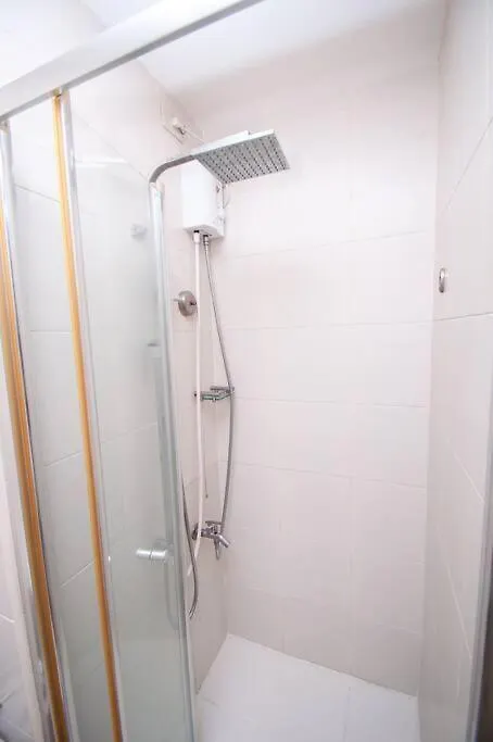Entire 1-Bedroom Condo In Makati Manila