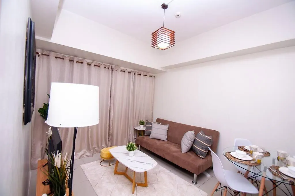 Apartment Entire 1-Bedroom Condo In Makati Manila