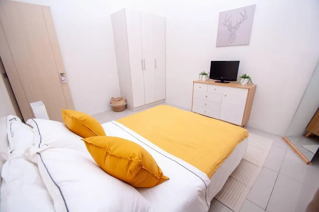 Entire 1-Bedroom Condo In Makati Manila 0*,  Philippines