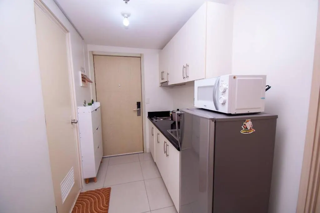 Apartment Entire 1-Bedroom Condo In Makati Manila